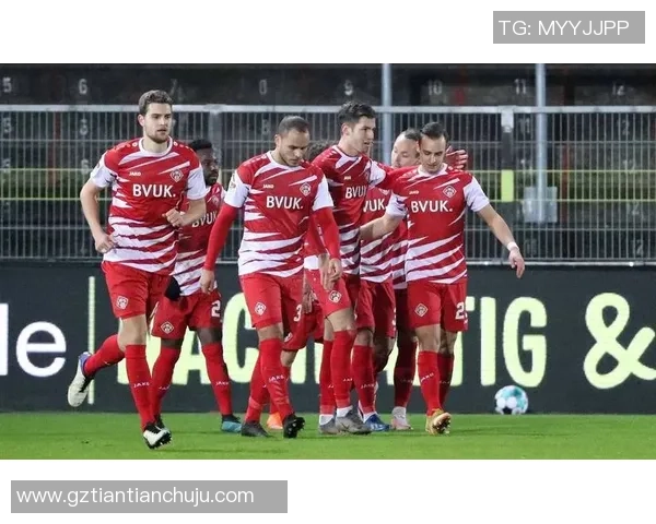 杜塞尔夫夫迎战帕德博恩争夺胜利的关键时刻分析与展望 杜塞尔夫夫迎战帕德博恩争夺胜利的关键时刻分析与展望